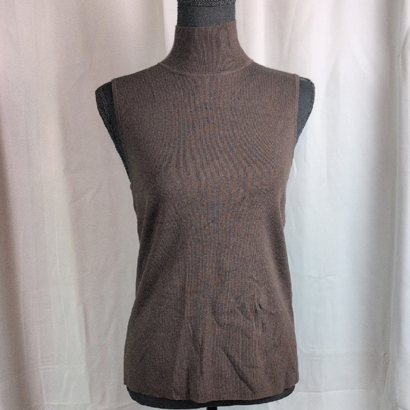 Stylish Brown Sleeveless Knit Top - Picture 1 of 6